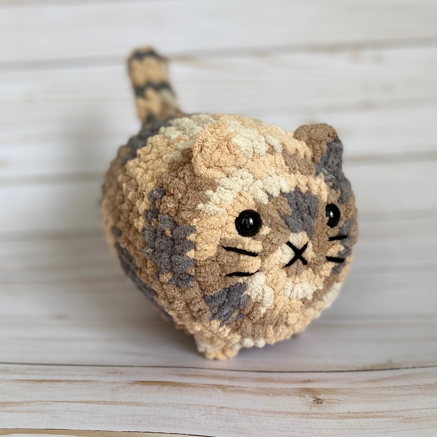 Solid Loaf Cat - Artsy & Adorable
