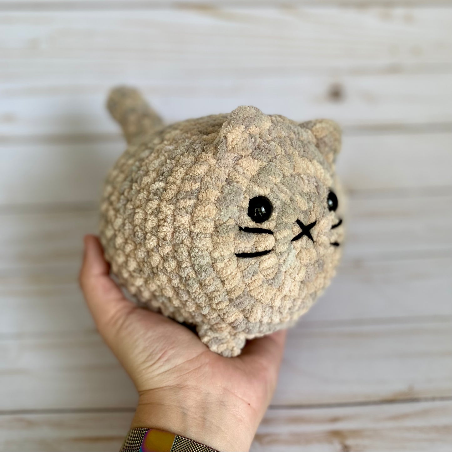 Solid Loaf Cat - Artsy & Adorable
