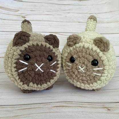 Round Face Loaf Cat - Artsy & Adorable